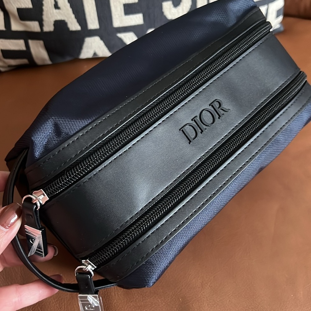 DIOR DARK NAVY BLUE TOILETRY DOBB KIT BAG NWT